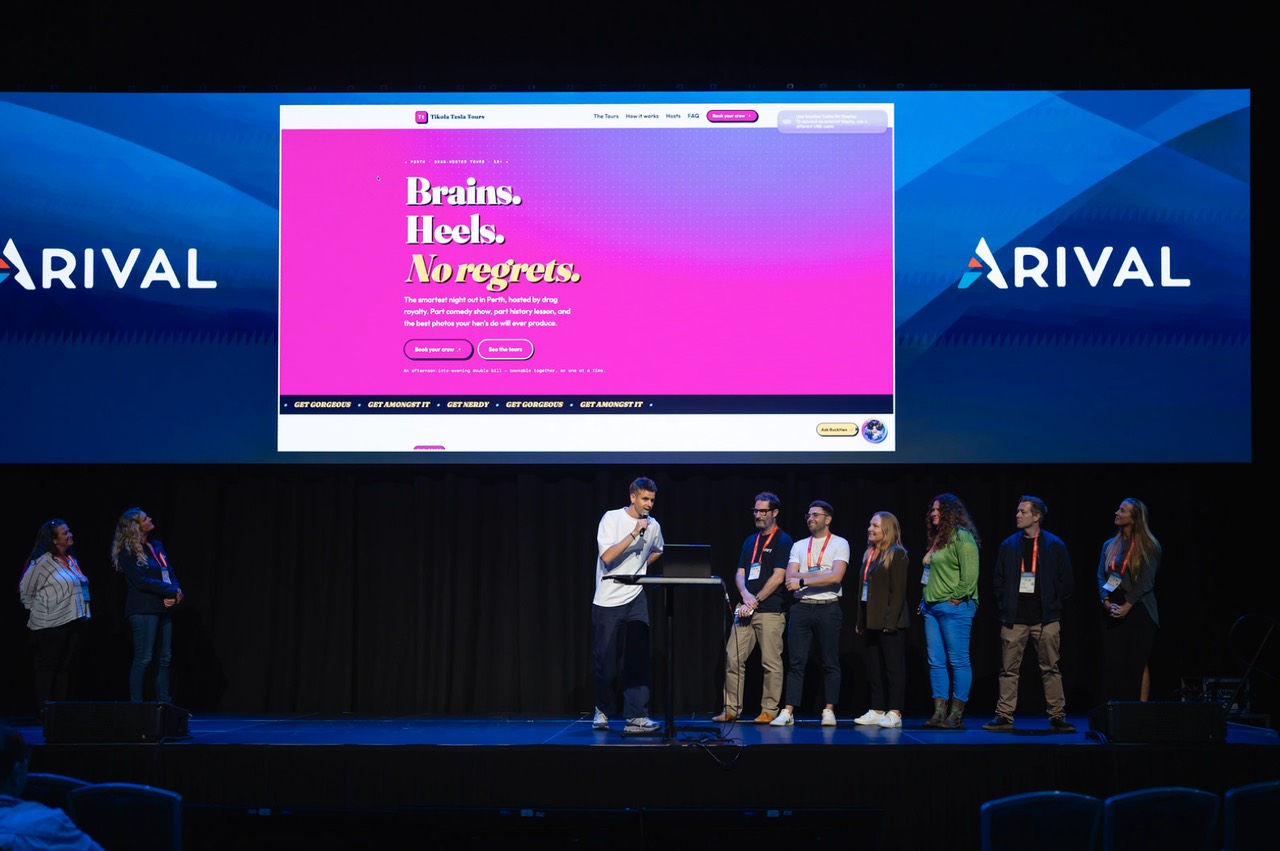 Oliver Green presenting a tour website on the Arival main stage